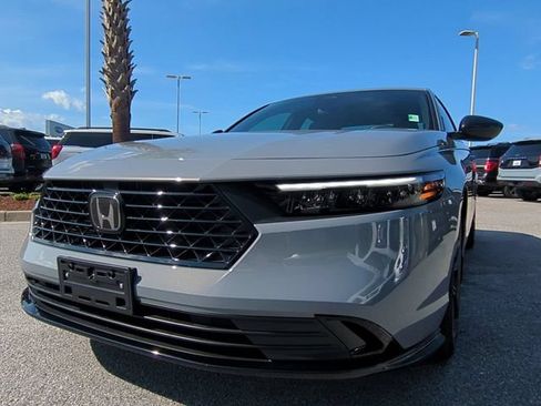 Used 2025 Honda Accord Sport image 8