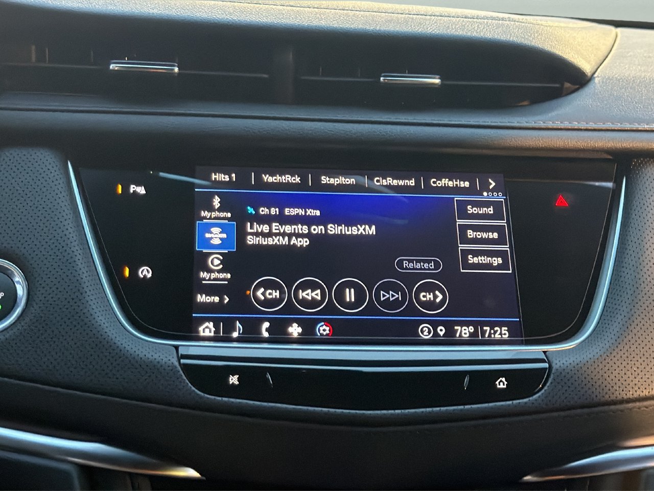 Certified 2025 Cadillac XT5 Luxury FWD image 15