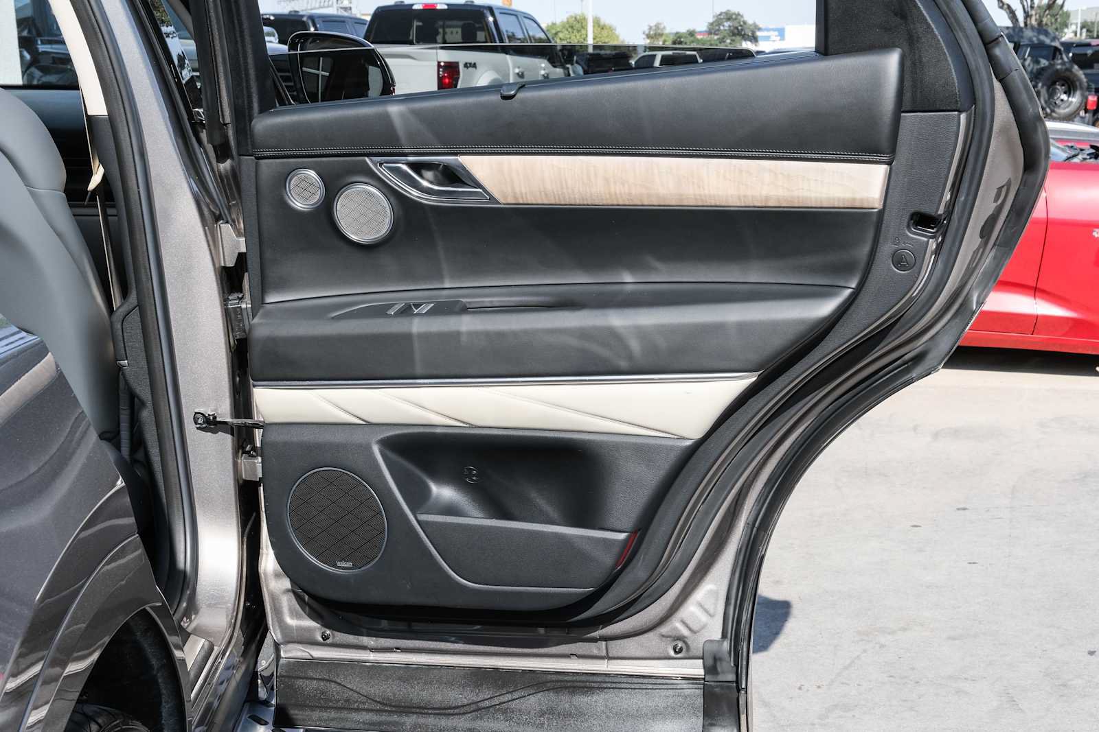 Used 2021 Genesis GV80 2.5T w/ Prestige Package 04 AWD/4WD image 42