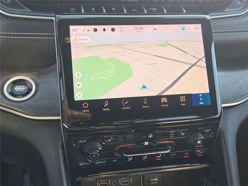 Certified 2024 Jeep Grand Cherokee Limited image 29