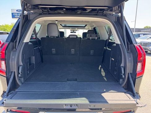 Used 2025 Ford Expedition Max Platinum AWD/4WD image 10