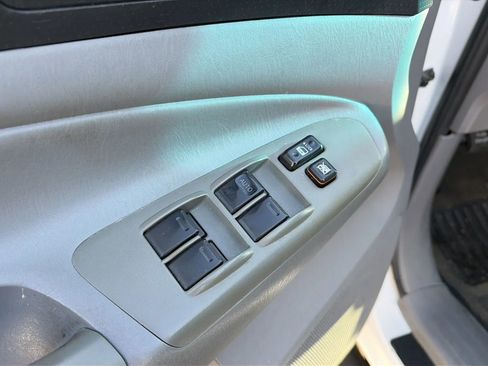 Used 2011 Toyota Tacoma 4x4 Double Cab image 11