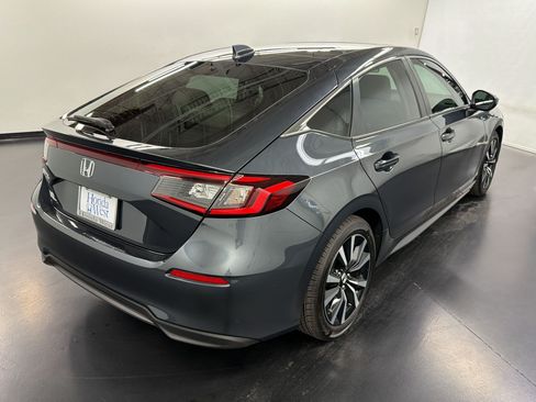 Certified 2024 Honda Civic EX-L image 9