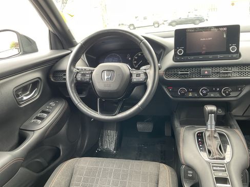 Used 2024 Honda HR-V Sport image 17