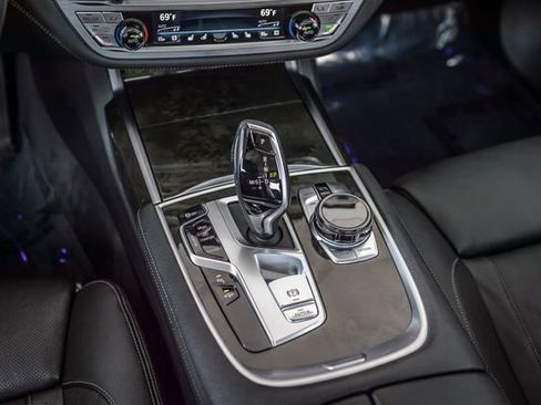 Used 2019 BMW 740i xDrive w/ Executive Package image 33