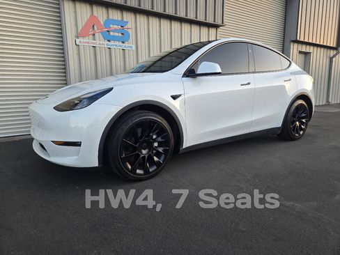 Used 2024 Tesla Model Y Long Range AWD/4WD image 2
