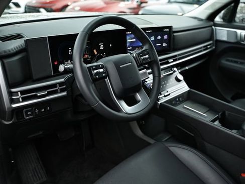 Certified 2025 Hyundai Santa Fe SEL image 18
