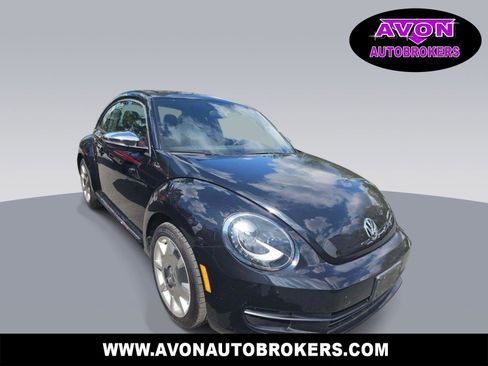 Used 2013 Volkswagen Beetle 2.5 Fender FWD image 1