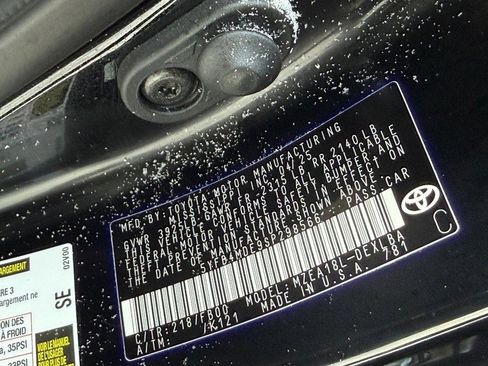 Used 2025 Toyota Corolla LE image 31