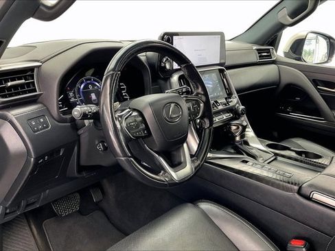 Used 2022 Lexus LX 600 4WD w/ Luxury Package image 14