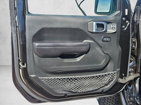 Used 2018 Jeep Wrangler Rubicon AWD/4WD image 10