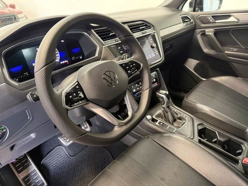 Used 2022 Volkswagen Tiguan SE R-Line FWD image 10