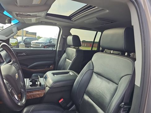 Used 2017 Chevrolet Suburban Premier AWD/4WD image 10