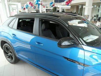 New 2025 Volkswagen Atlas Cross Sport SEL R-Line