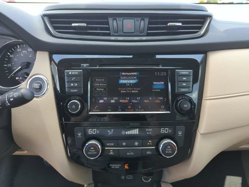 Certified 2019 Nissan Rogue SV FWD image 38