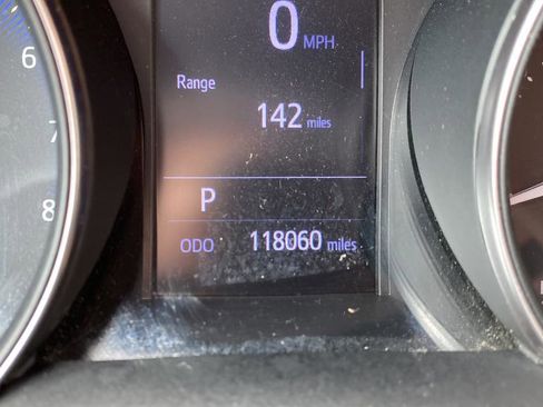 Used 2020 Toyota C-HR XLE FWD image 10