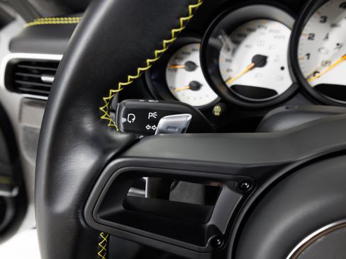 Used 2018 Porsche 911 GT3 RWD image 21