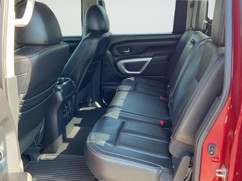 Used 2018 Nissan Titan SL AWD/4WD image 21
