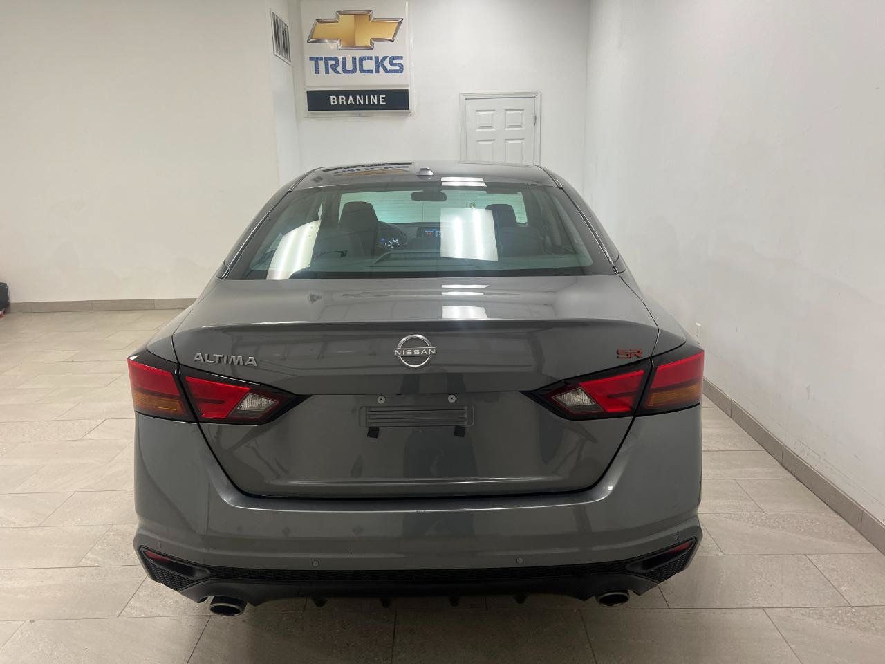 Used 2025 Nissan Altima 2.5 SR FWD image 19
