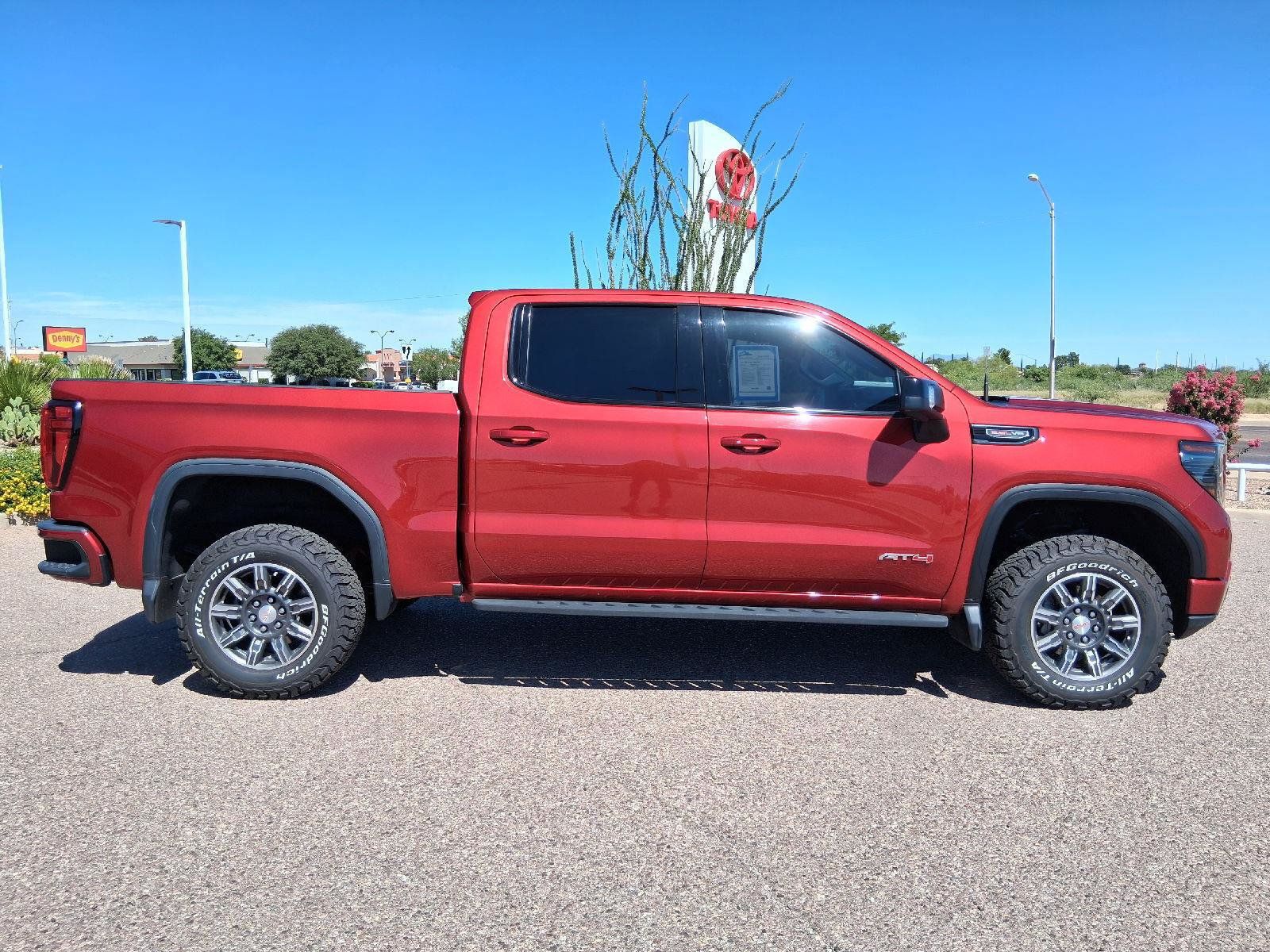 Used 2024 GMC Sierra 1500 AT4 w/ Technology Package AWD/4WD image 7