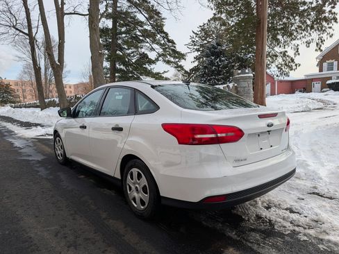 Used 2016 Ford Focus S image 3
