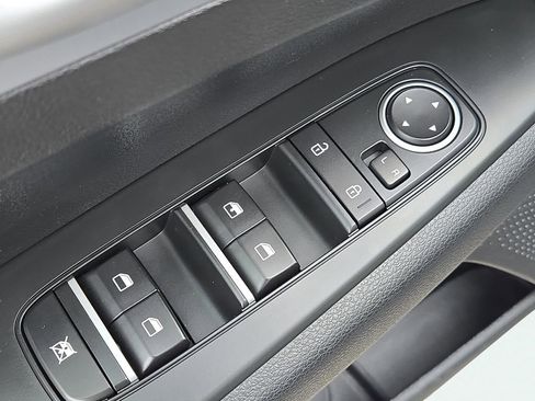 Certified 2024 Kia Forte LXS image 17