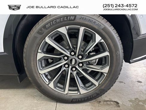 New 2026 Cadillac Lyriq Sport w/ LPO, Floor Liner Package AWD/4WD image 11
