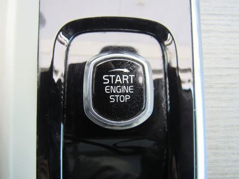 Used 2023 Volvo XC60 B5 Plus w/ Protection Package Premier image 47