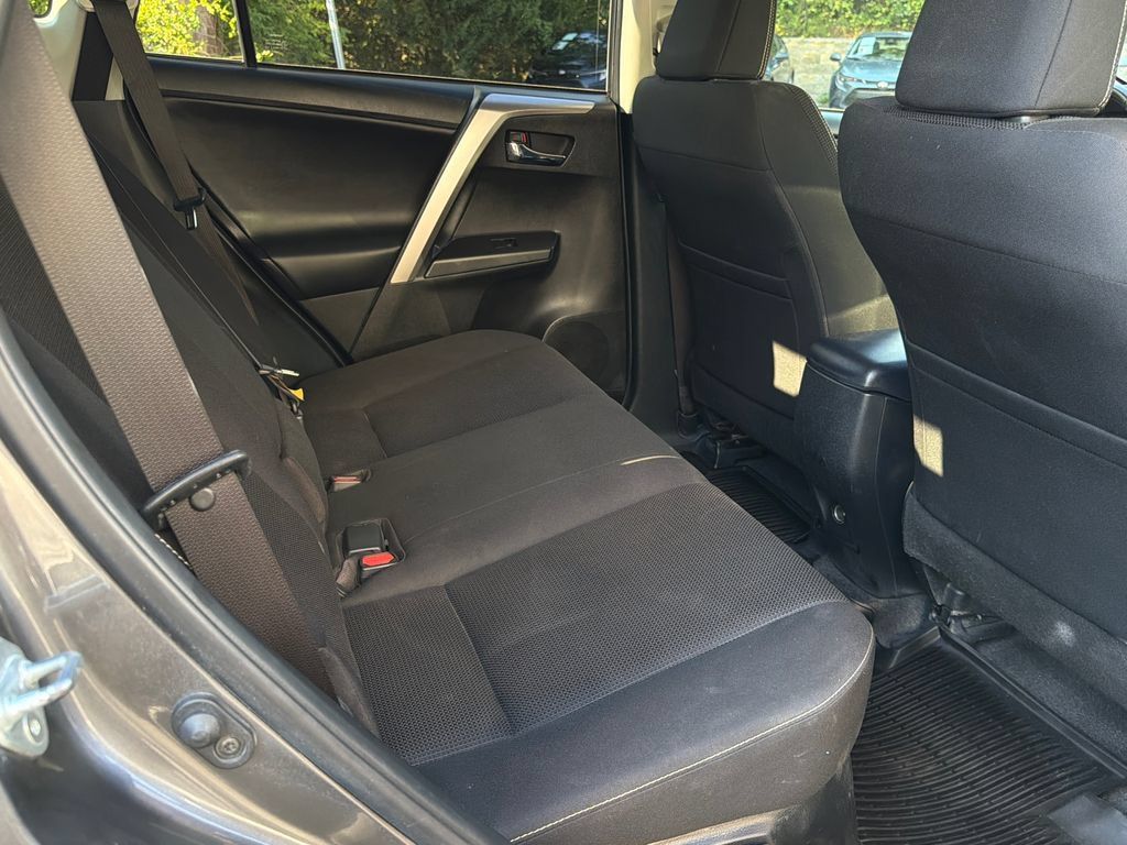 Used 2017 Toyota RAV4 XLE w/ Convenience Package AWD/4WD image 14