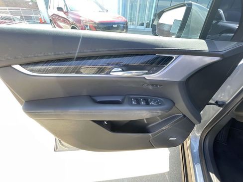 Certified 2024 Cadillac XT6 Premium Luxury w/ Technology Package AWD/4WD image 13