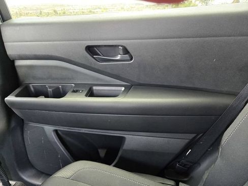 Used 2024 Nissan Pathfinder SV FWD image 12