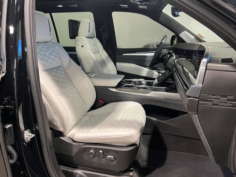 Used 2026 Cadillac Escalade V w/ LPO, ONYX Package image 48