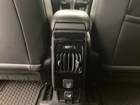 Used 2025 Jeep Compass Trailhawk AWD/4WD image 16