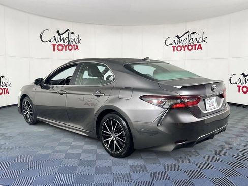 Used 2024 Toyota Camry SE image 6