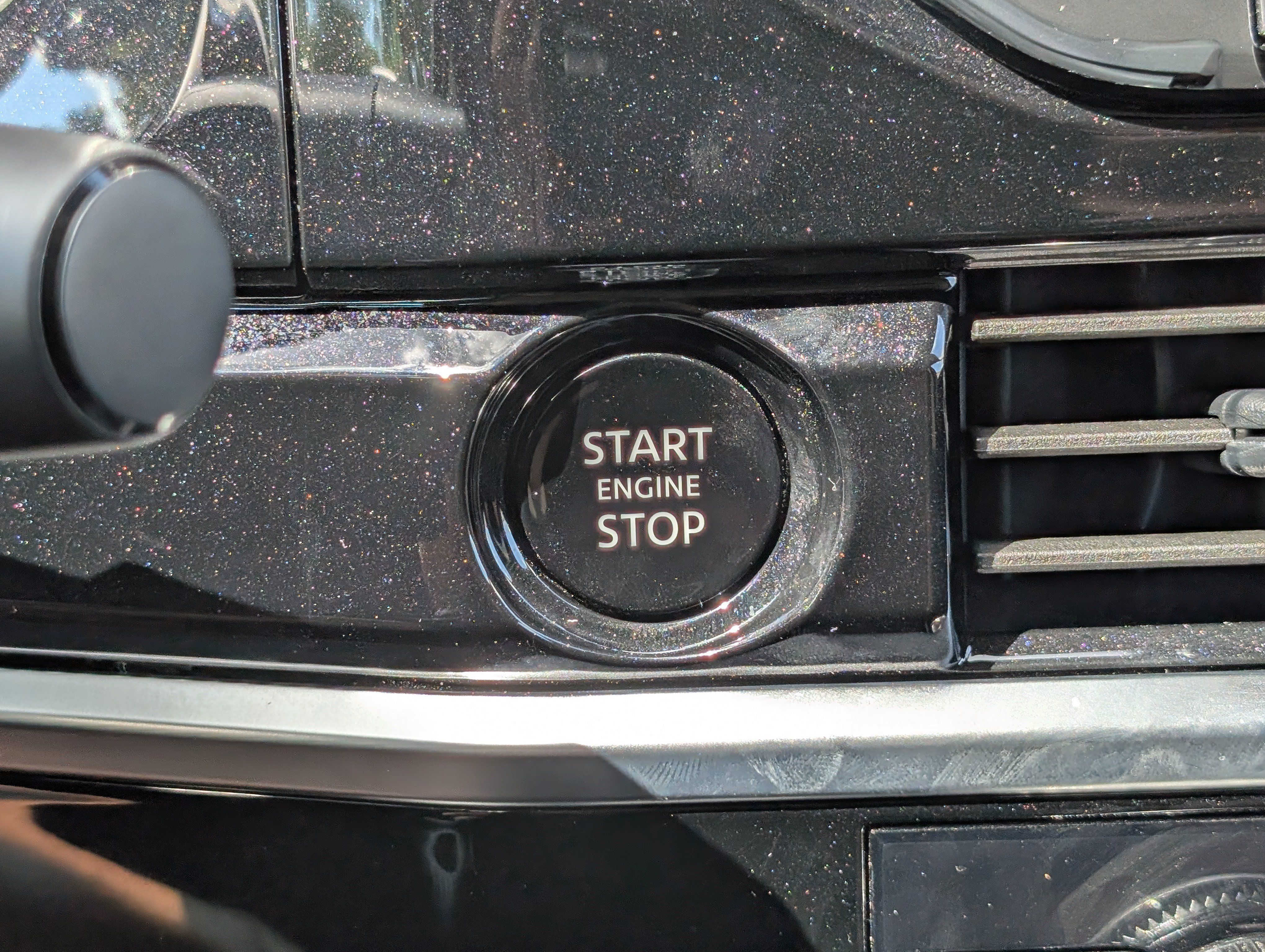 Used 2025 Nissan Pathfinder SL FWD image 35