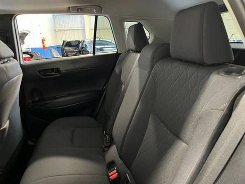 Used 2022 Toyota Corolla Cross LE w/ Moonroof Package AWD/4WD image 18