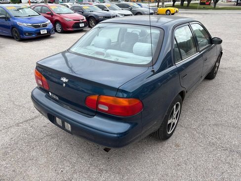 Used 2000 Chevrolet Prizm FWD image 4