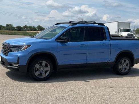 Used 2025 Honda Ridgeline TrailSport image 5