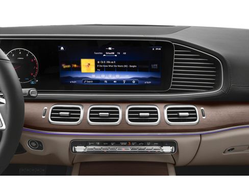 Used 2026 Mercedes-Benz GLS 450 4MATIC image 7