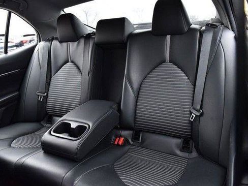 Used 2024 Toyota Camry SE image 20