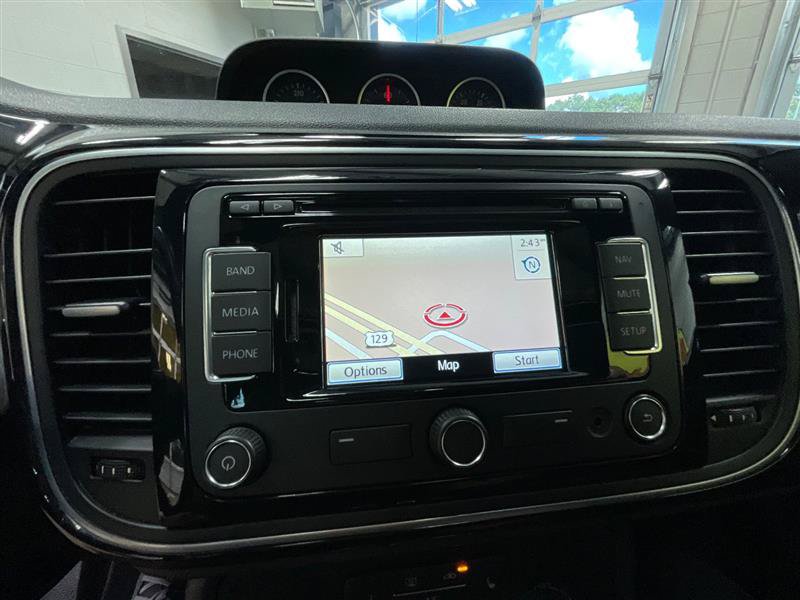 Used 2015 Volkswagen Beetle TDI FWD image 19