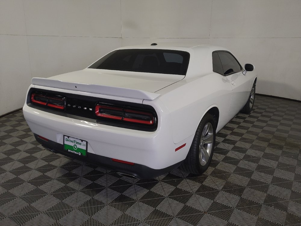 Used 2018 Dodge Challenger SXT RWD image 7