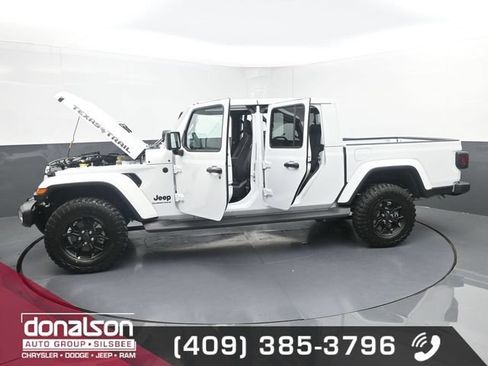 Used 2025 Jeep Gladiator Sport AWD/4WD image 22