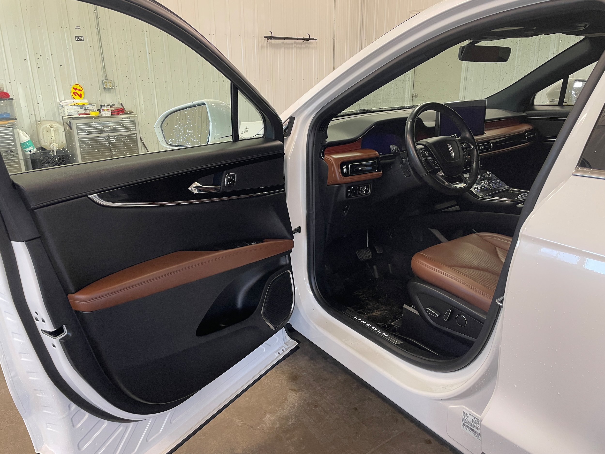 Used 2023 Lincoln Nautilus Reserve AWD/4WD image 9