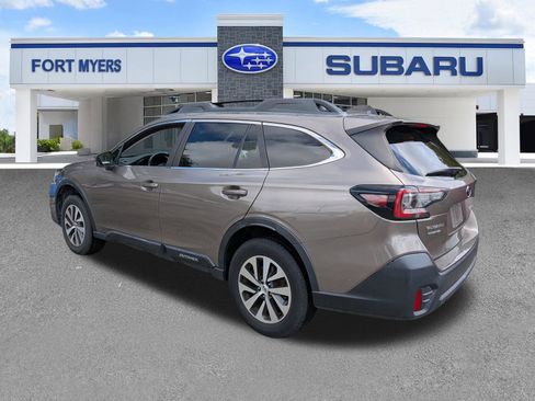 Used 2022 Subaru Outback Premium image 6