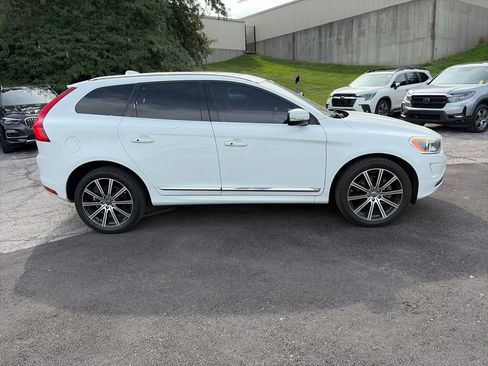 Used 2015 Volvo XC60 T5 Premier w/ Proximity Package FWD image 4