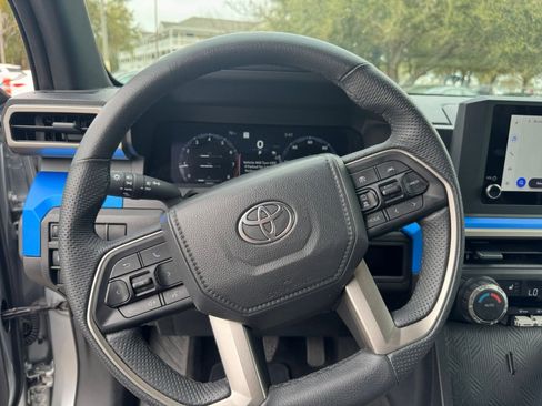 Used 2025 Toyota Tacoma TRD Off-Road image 27