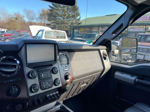 Used 2015 Ford F350 Lariat w/ Chrome Package image 9