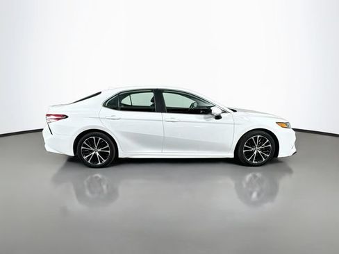 Used 2020 Toyota Camry SE w/ Moonroof Package AWD/4WD image 7