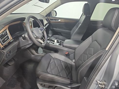 New 2026 Volkswagen Atlas SE image 9